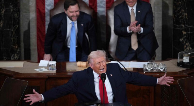 Donald Trump discursa sobre a economia e desafios políticos durante o discurso do Estado da União