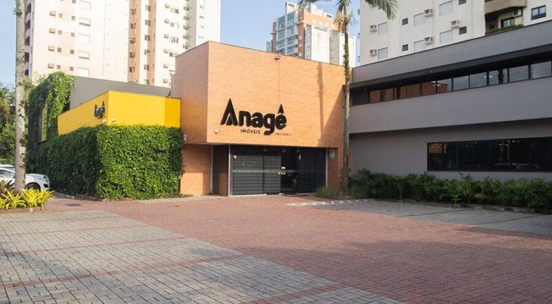 Imóveis em norte de Santa Catarina com vista da cidade