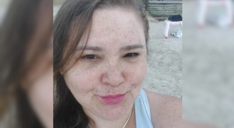 Cenas da praia do Santinho em Florianópolis, onde corpos foram encontrados em casos de assassinato