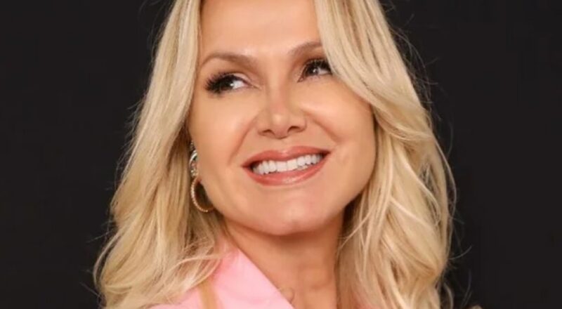 Eliana em um momento de reflexão sobre sua jornada na terapia sexual